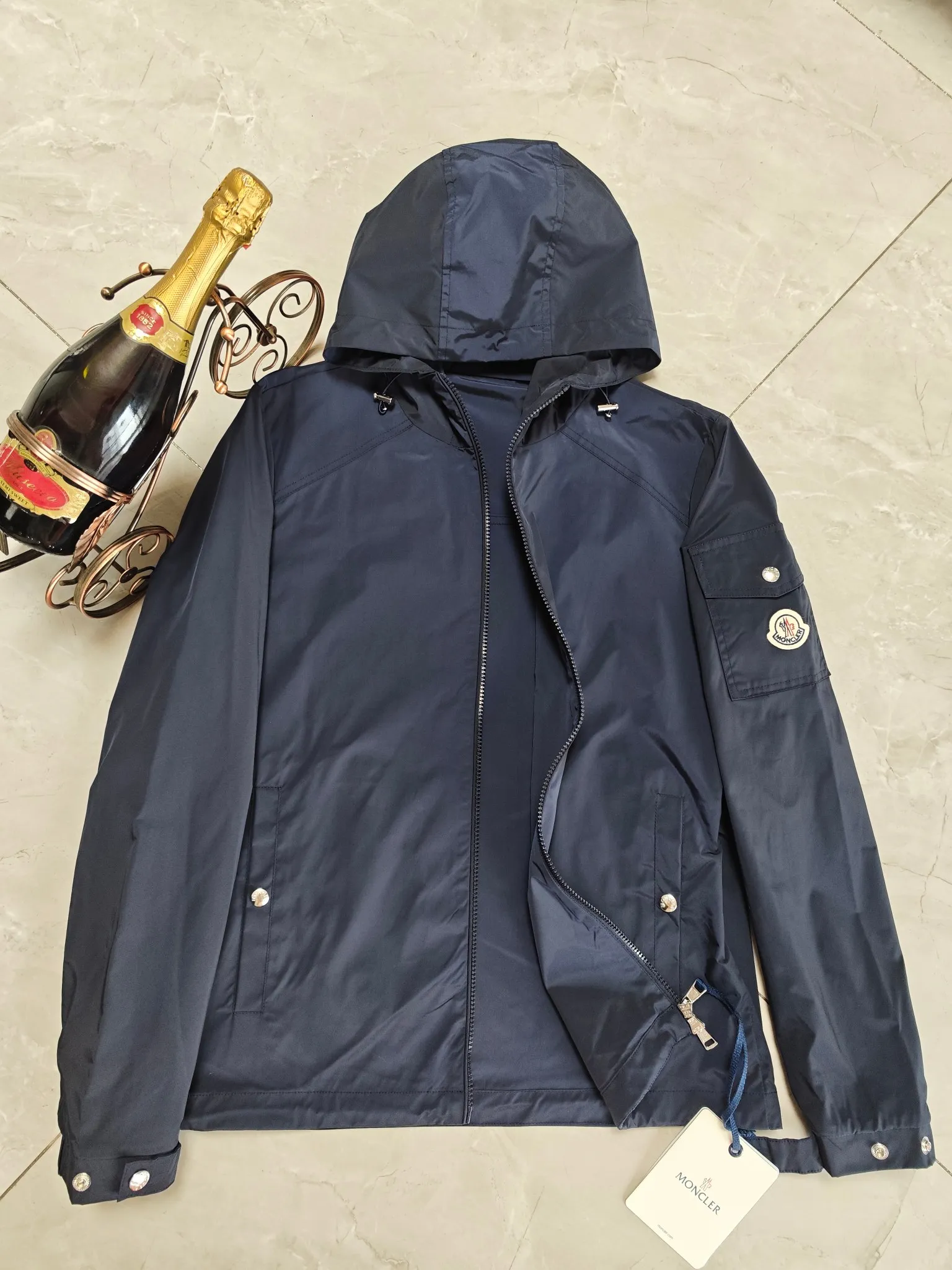 Moncler Classic ； ， ， ：Black，White， Navy Blue Sizes：1．2．3．4．5，〈M 3XL 👉